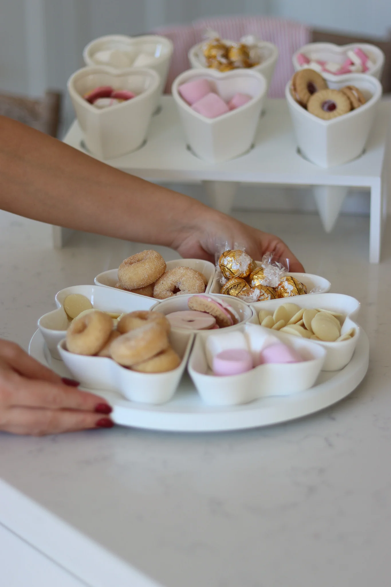 7 Pc Lazy Susan Heart Snacking Station - White - Image 4