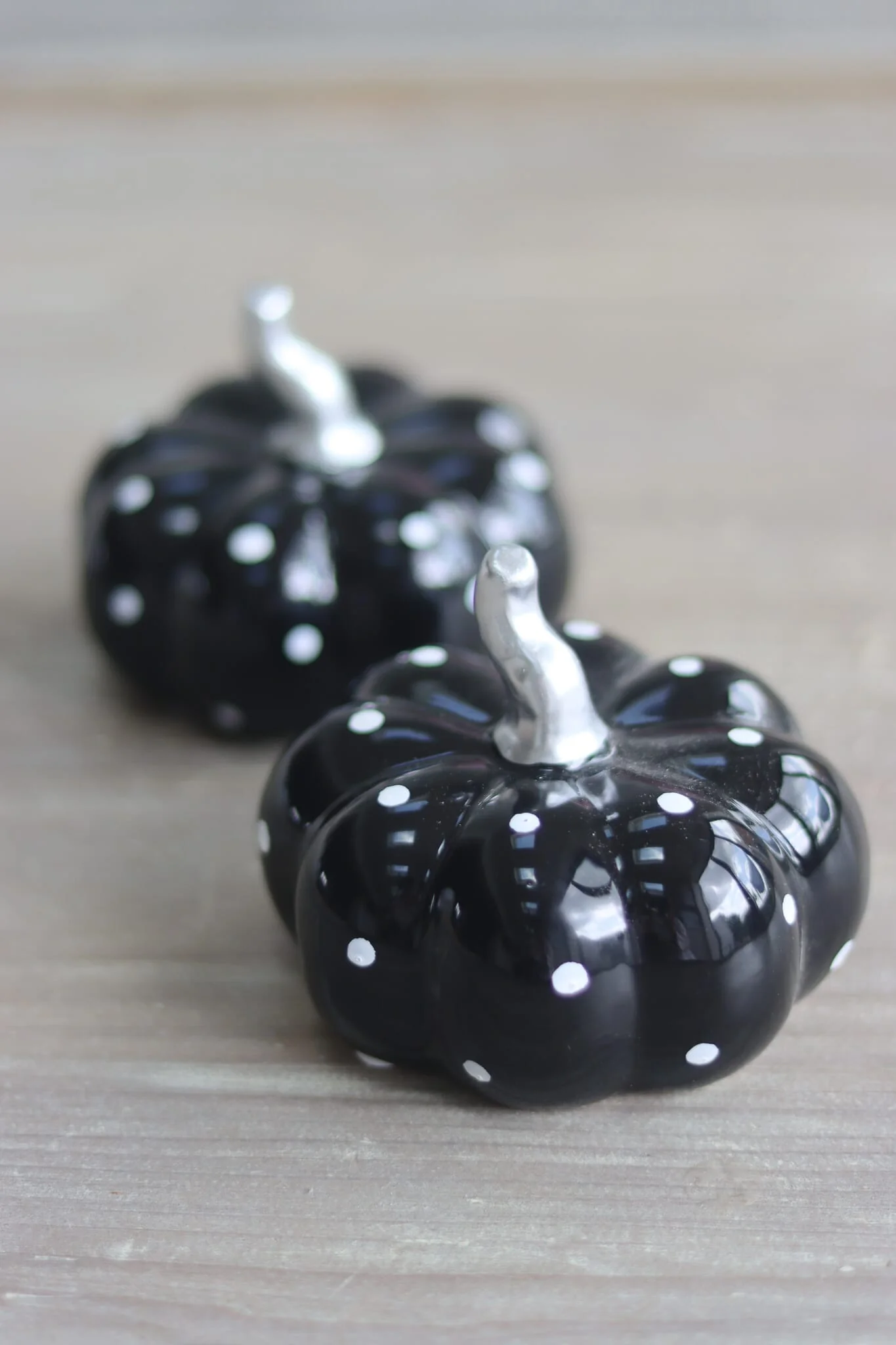 Ceramic Pumpkin Black Polka Dot - Medium 2Pc Set - Image 3