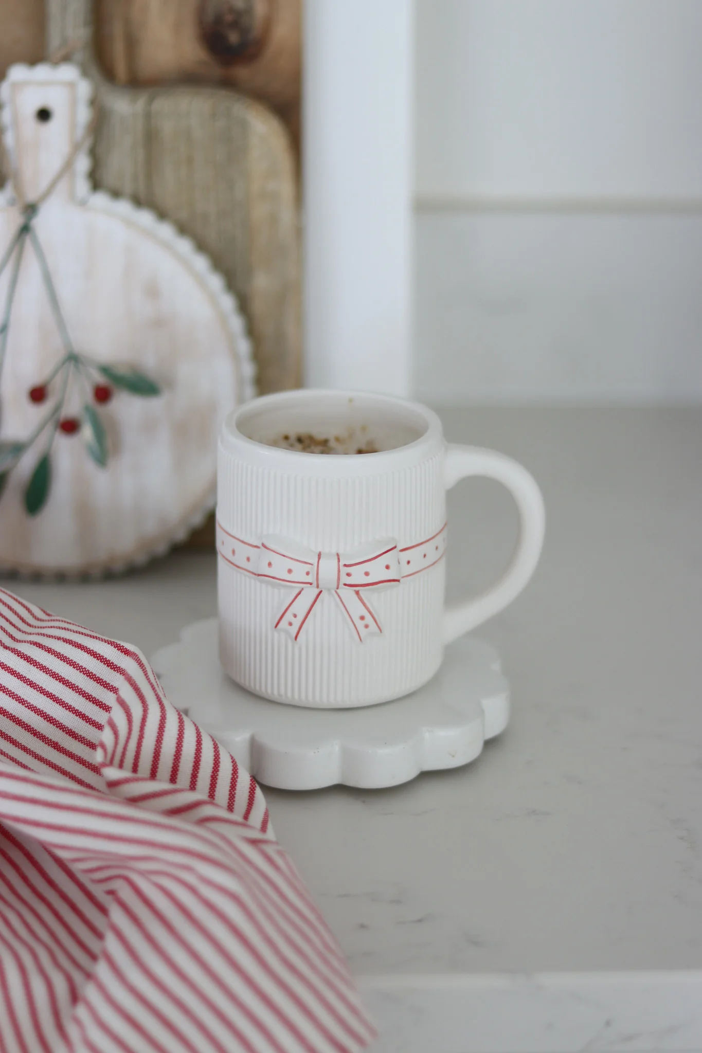Christmas Mug – Ribbon - Image 2