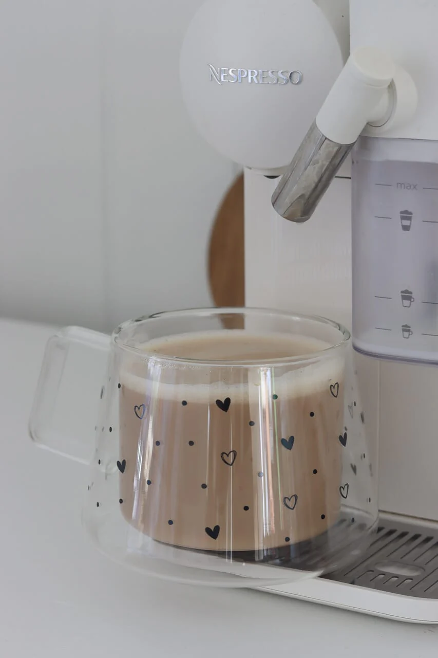 Wrap Around Double Walled Glass Mug – Hearts & Dots Black - Image 2