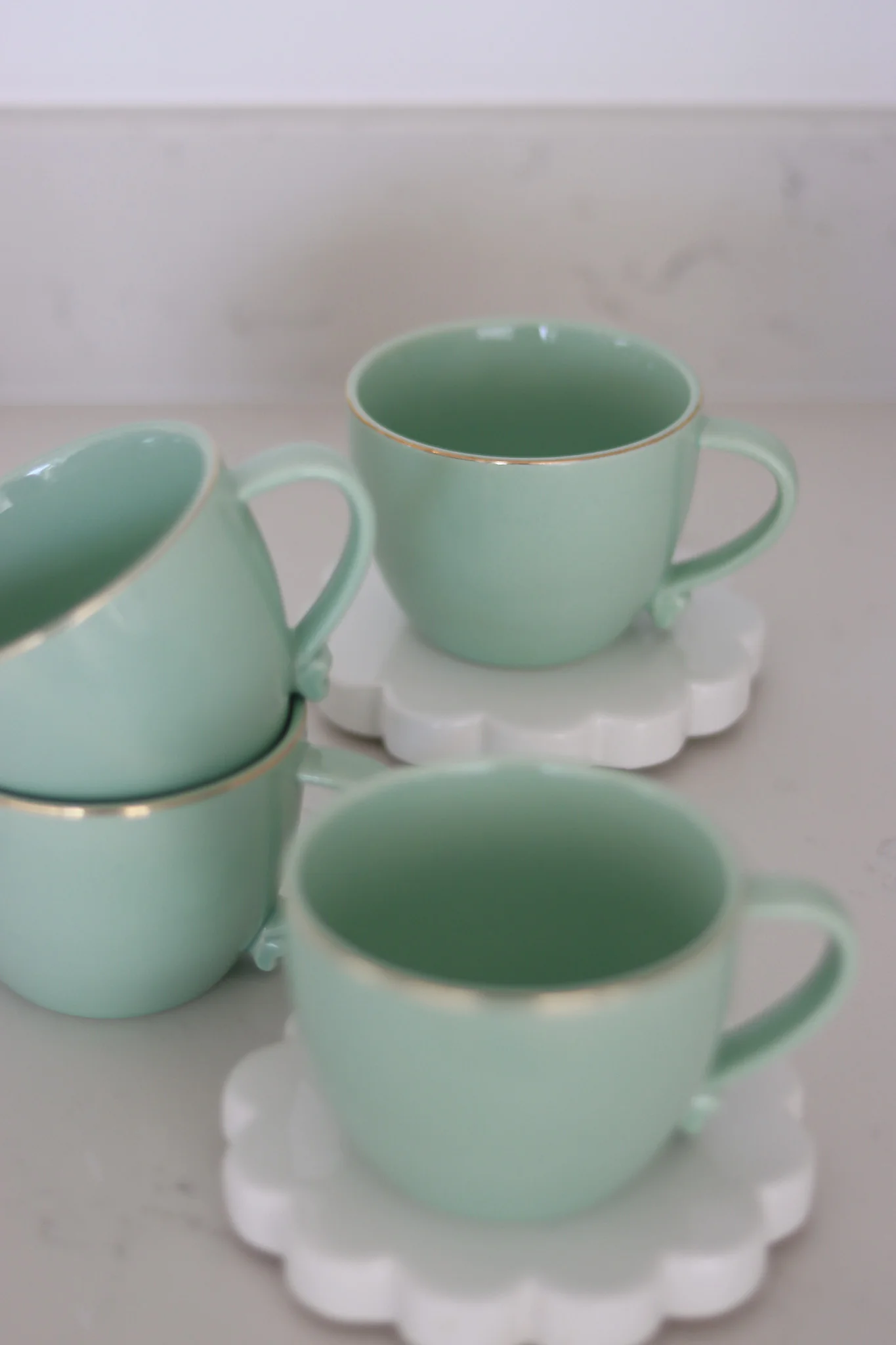 Heart Handled Ceramic Mug Set - 4 Piece - Green Gold Rim - Image 3