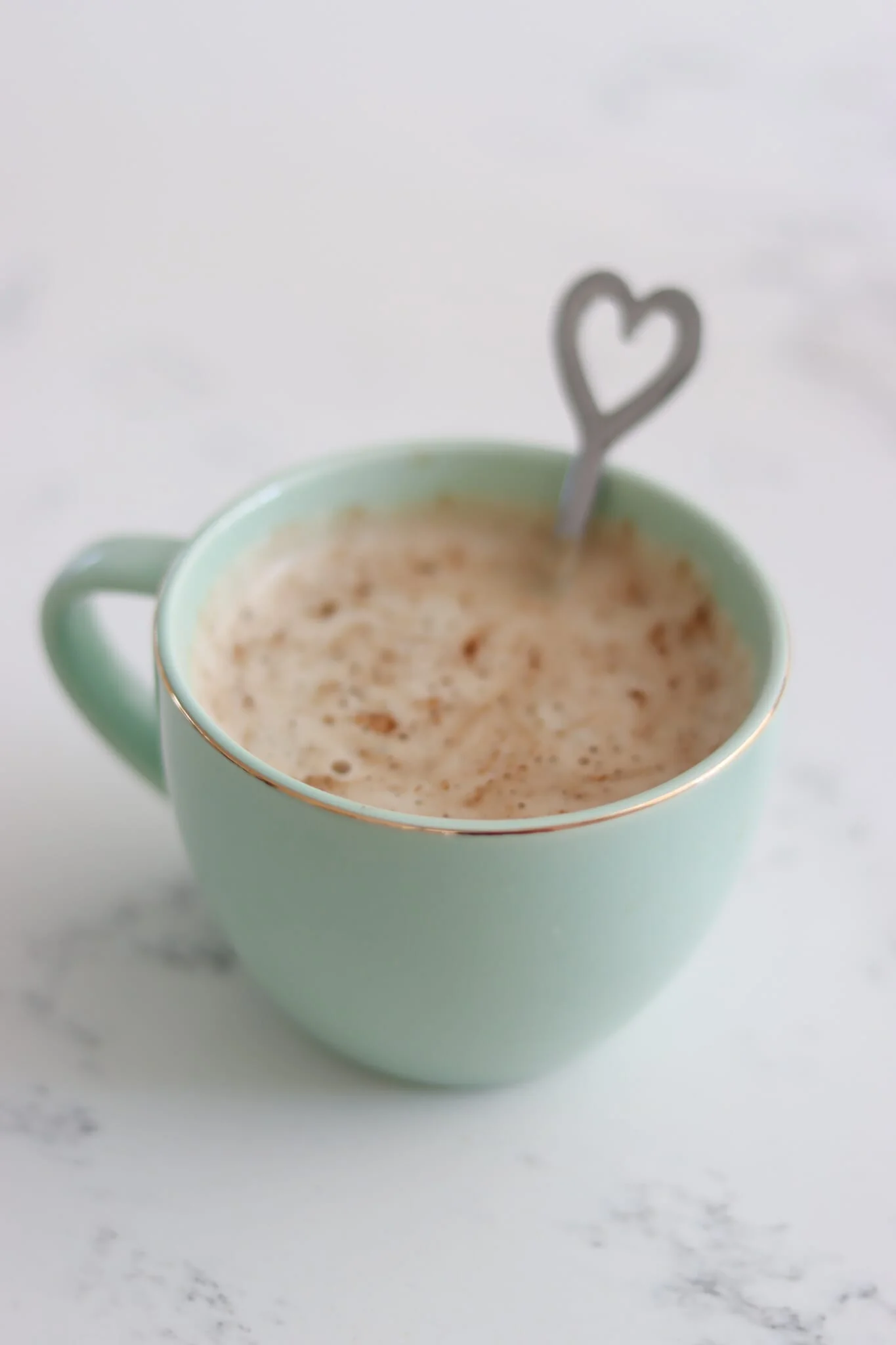 Heart Handled Ceramic Mug Set - 4 Piece - Green Gold Rim - Image 5