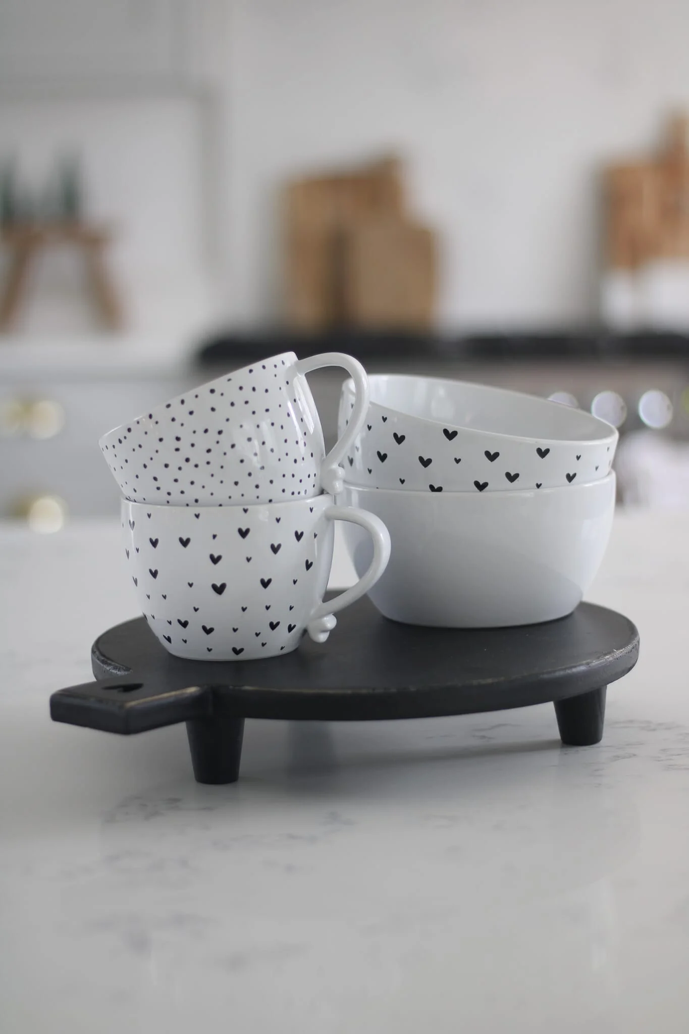 Heart Handled Round Tray - Black - Image 4