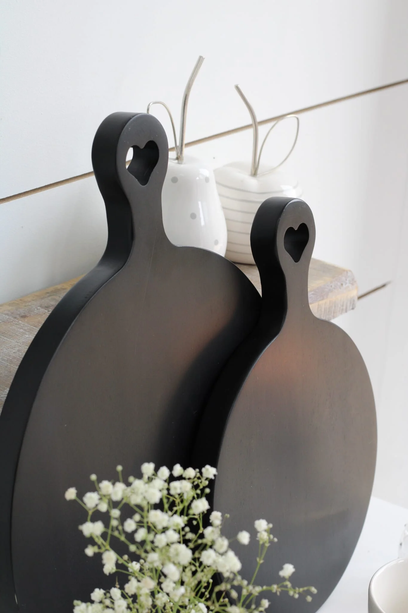 Round Black Chopping Board - Medium - Image 7