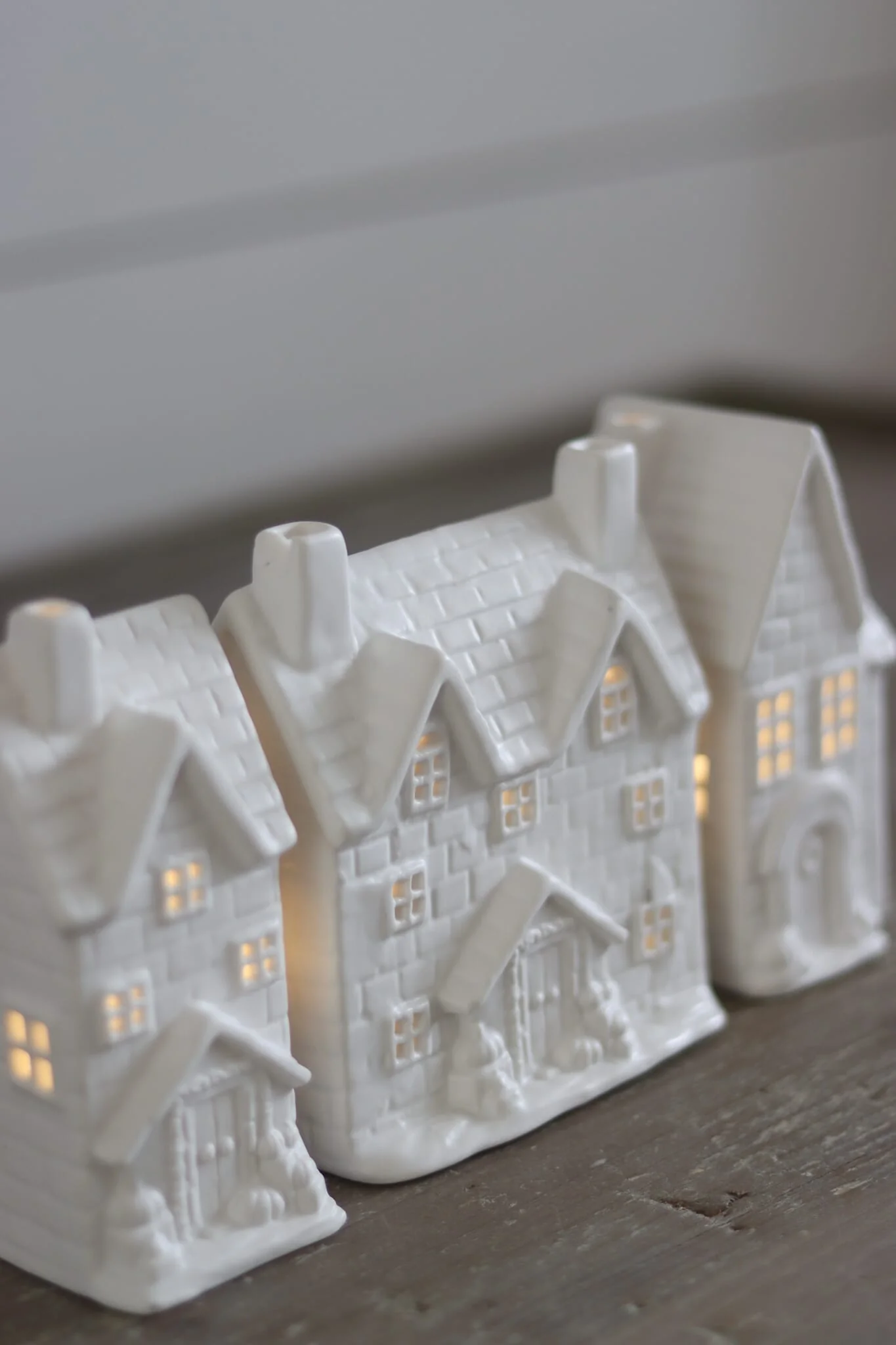 Large LED Ceramic house - Autumn 3Pc - Image 3
