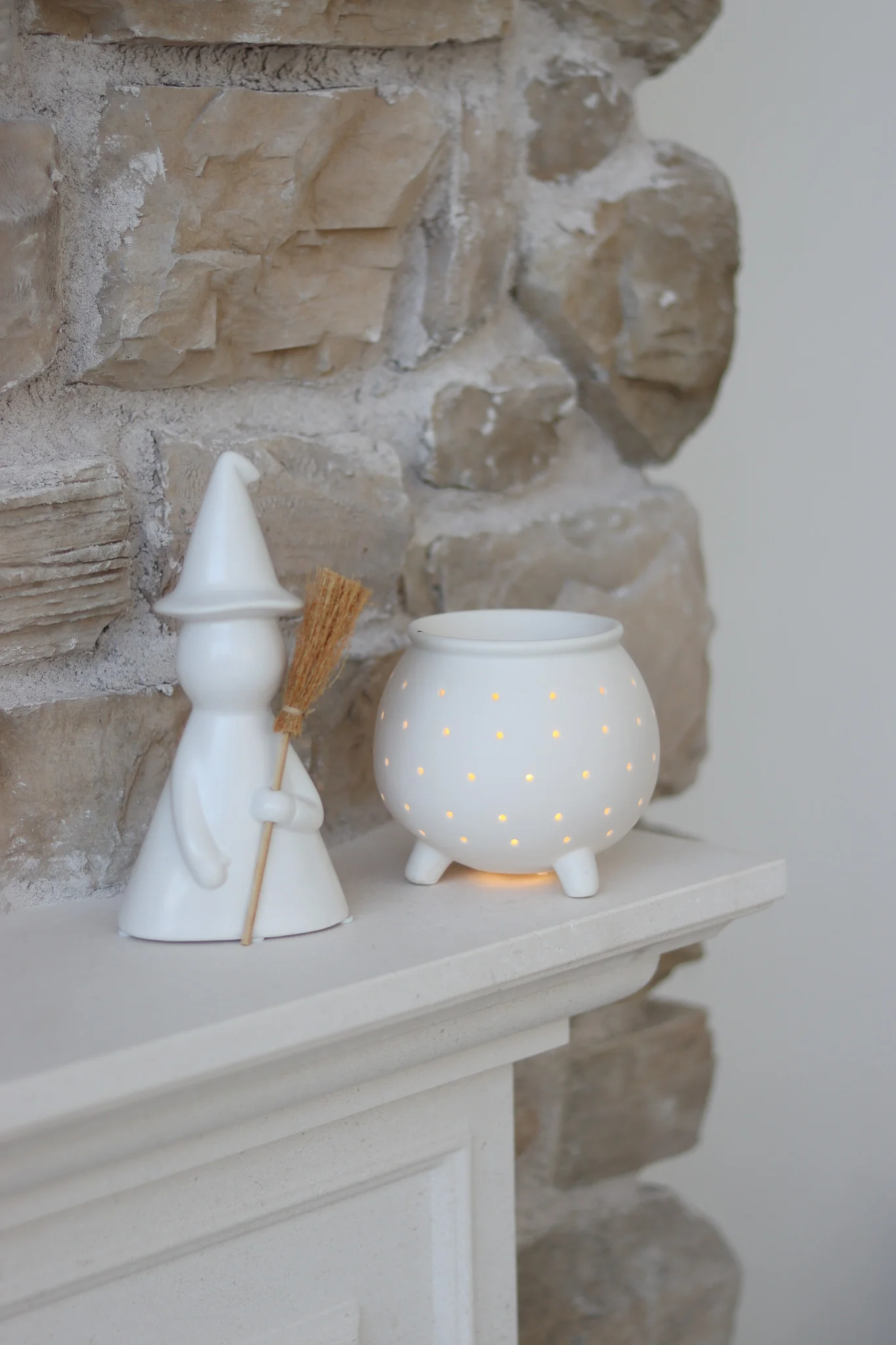 LED Ceramic Cauldron - Image 4
