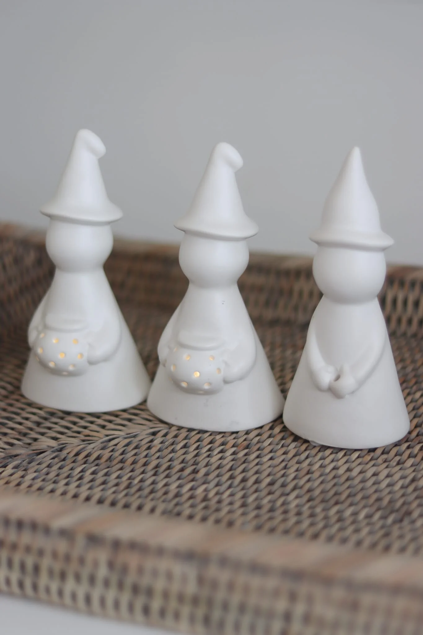 LED Ceramic Witches - Cauldron 3pc - Image 3