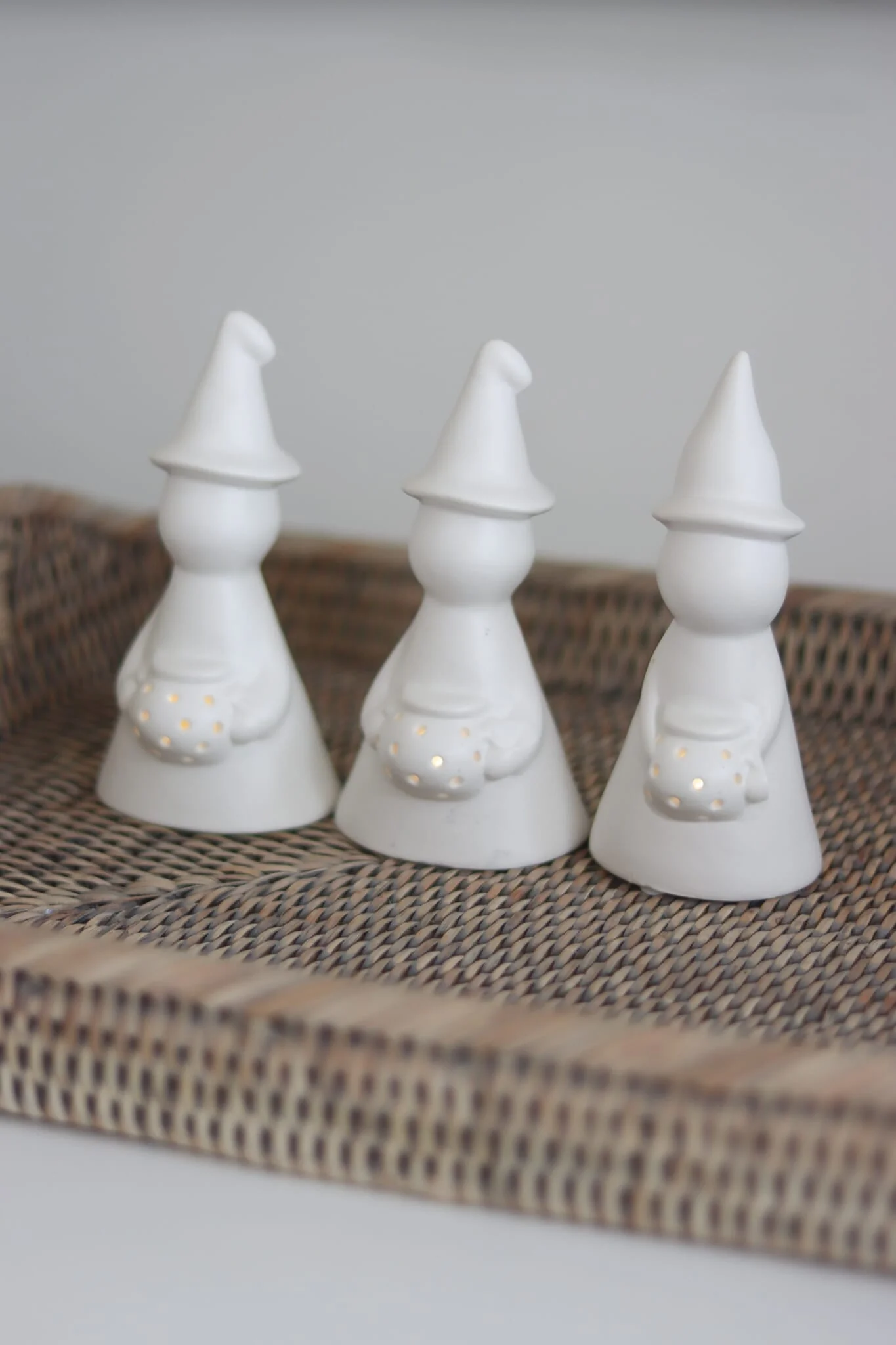 LED Ceramic Witches - Cauldron 3pc - Image 4