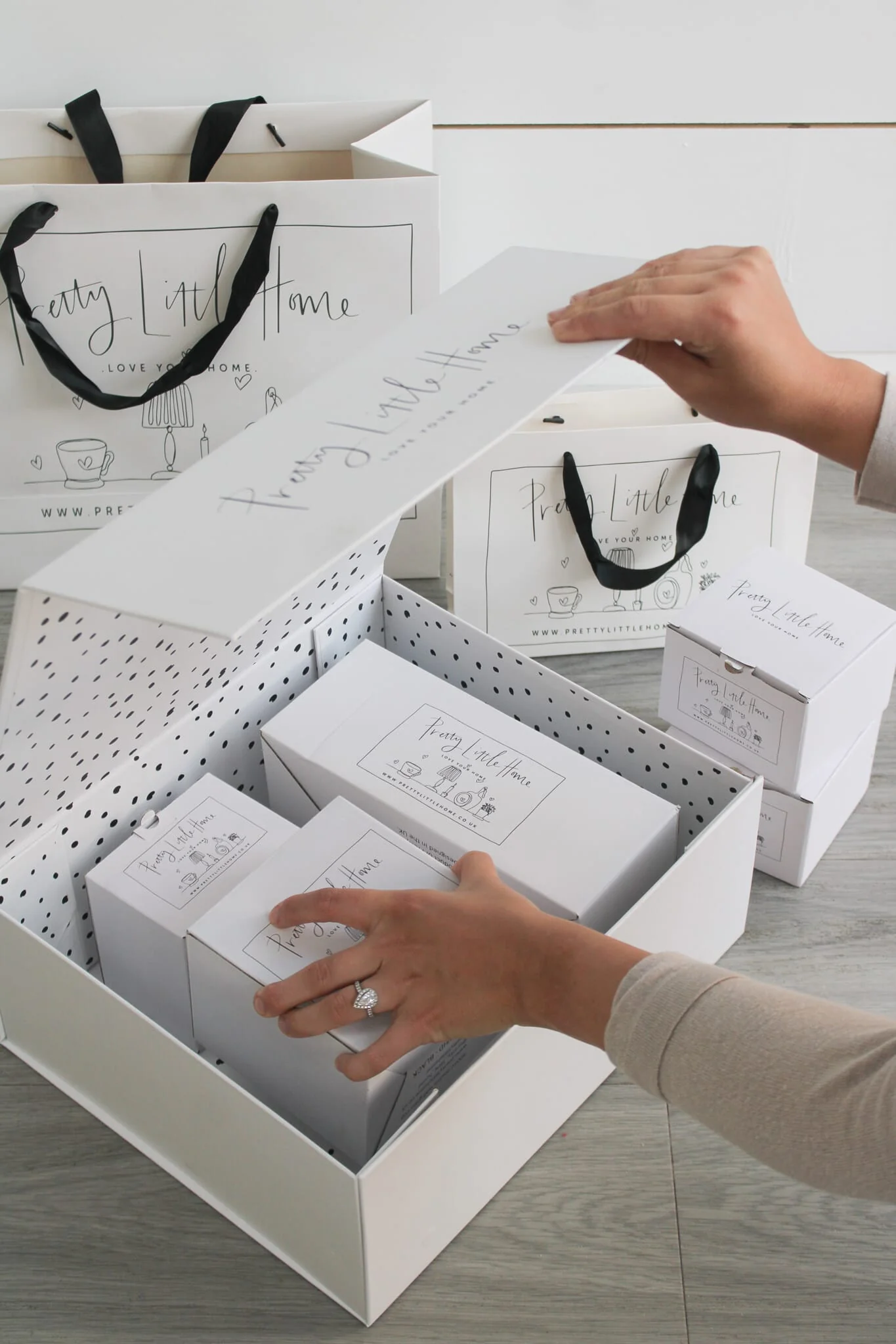 Luxury Gift Bag - Large - Image 3