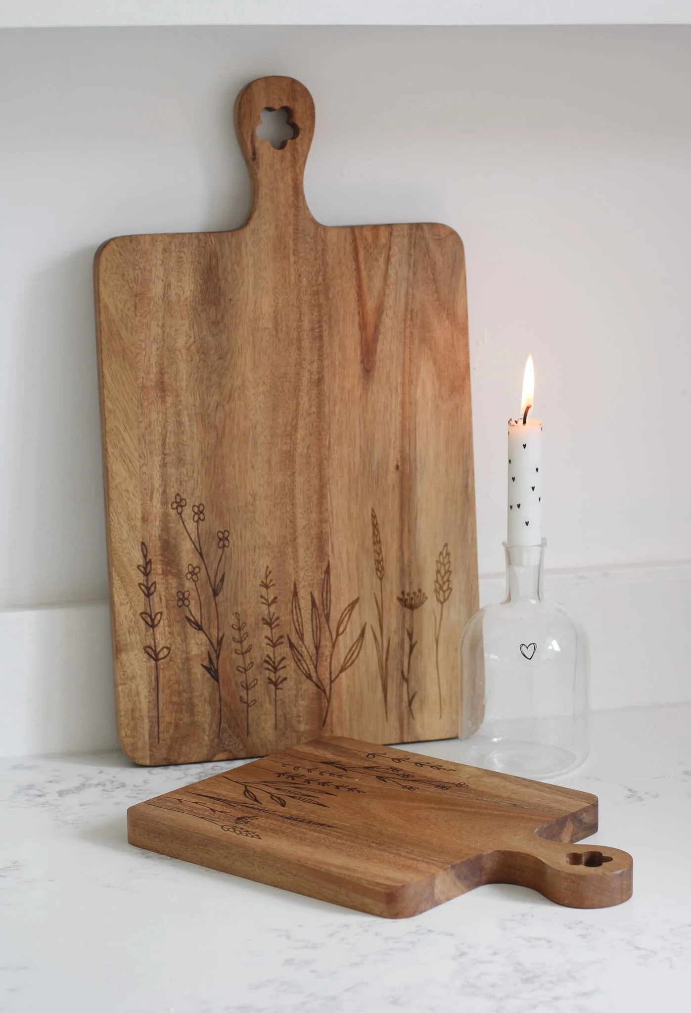 Engraved Flower Wooden Chopping Board-Natural Medium - Image 3