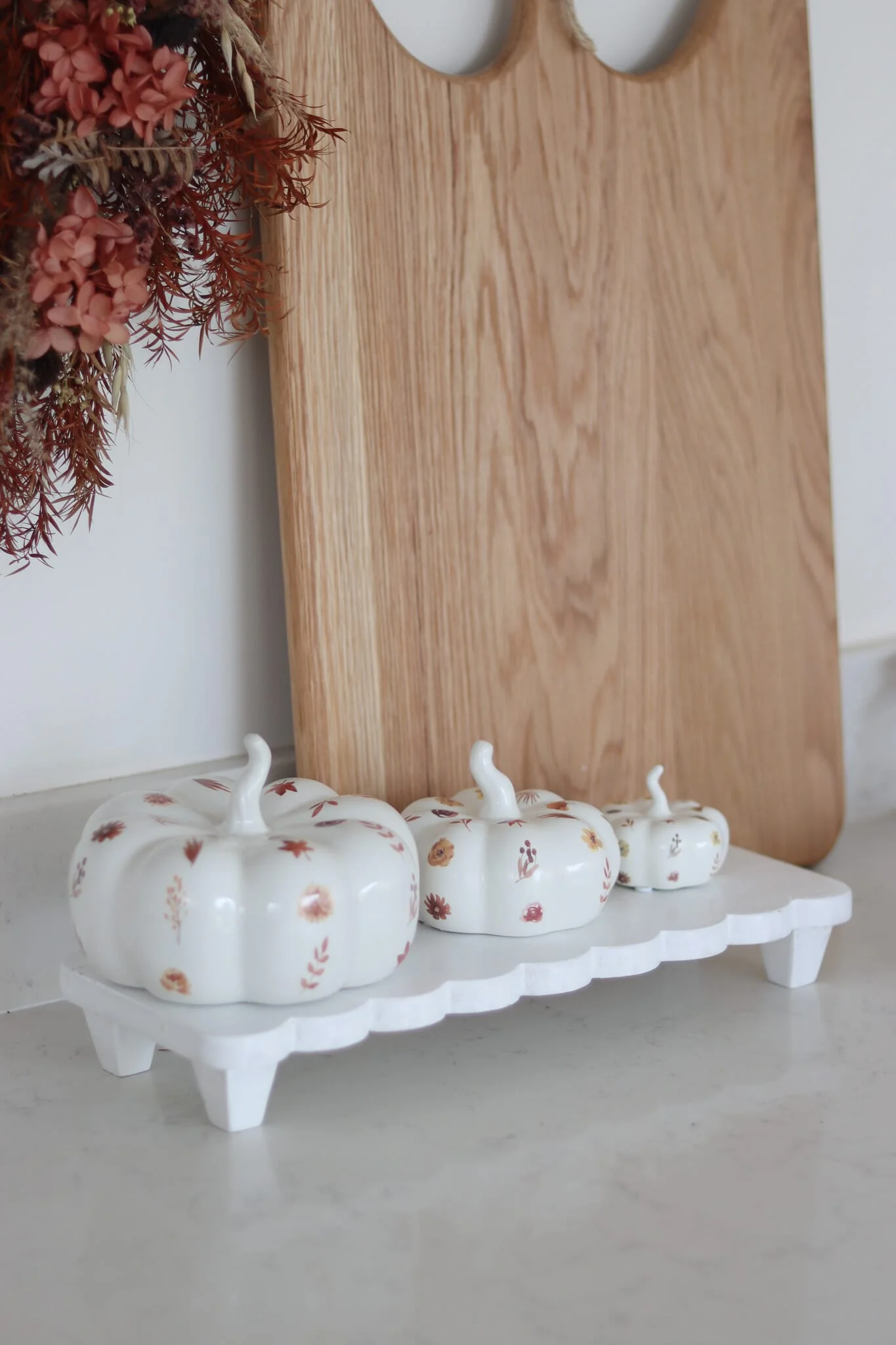 Raised Scalloped Tray – White - Image 4