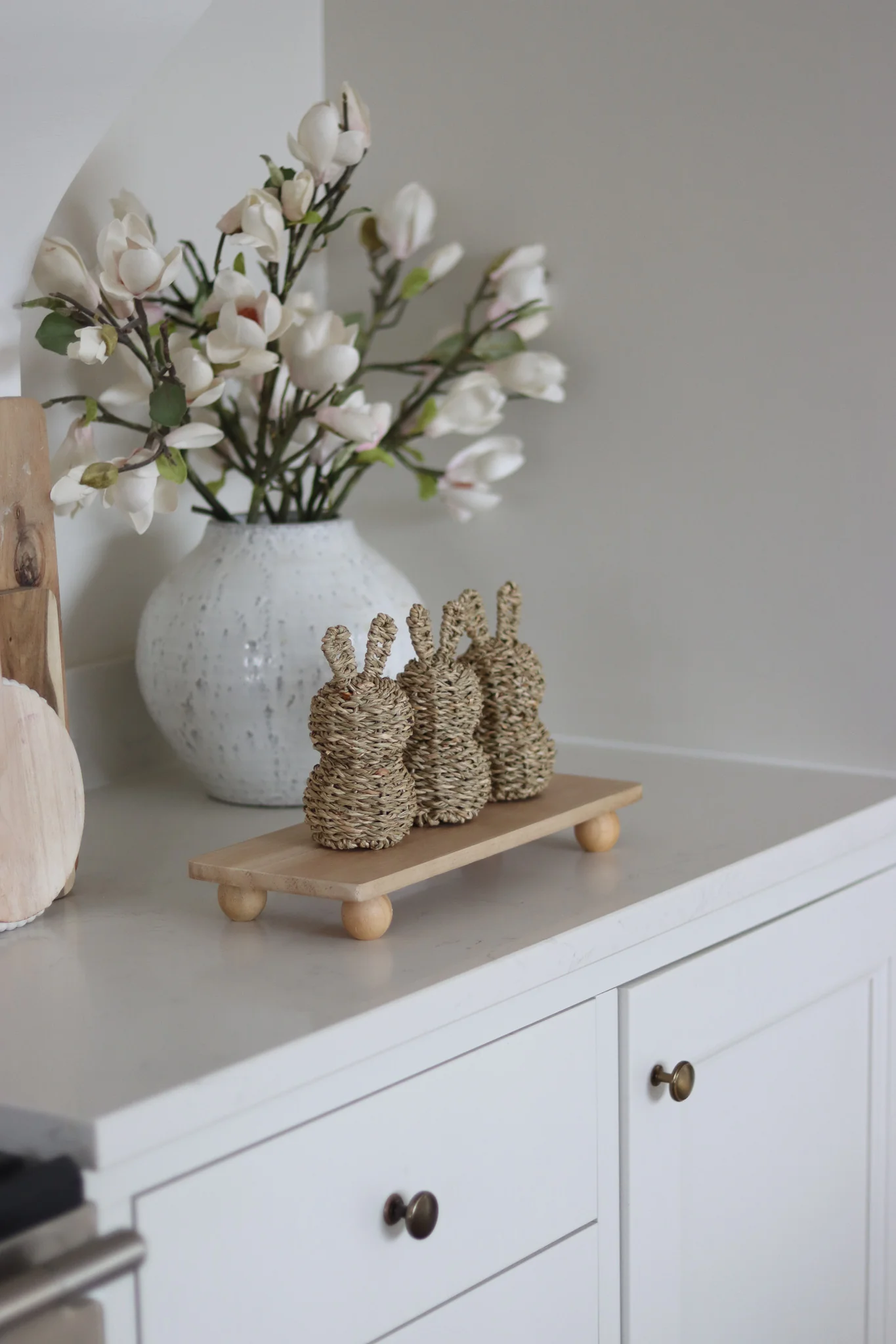 Raised Wooden Tray Round Feet - Natural