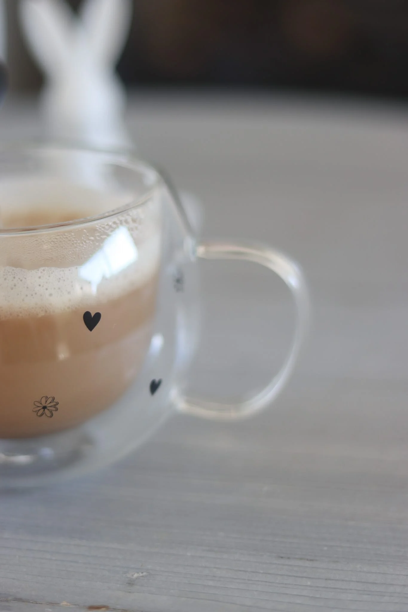 Round Double Wall Glass Mug Black - Daisy Hearts  - Image 4