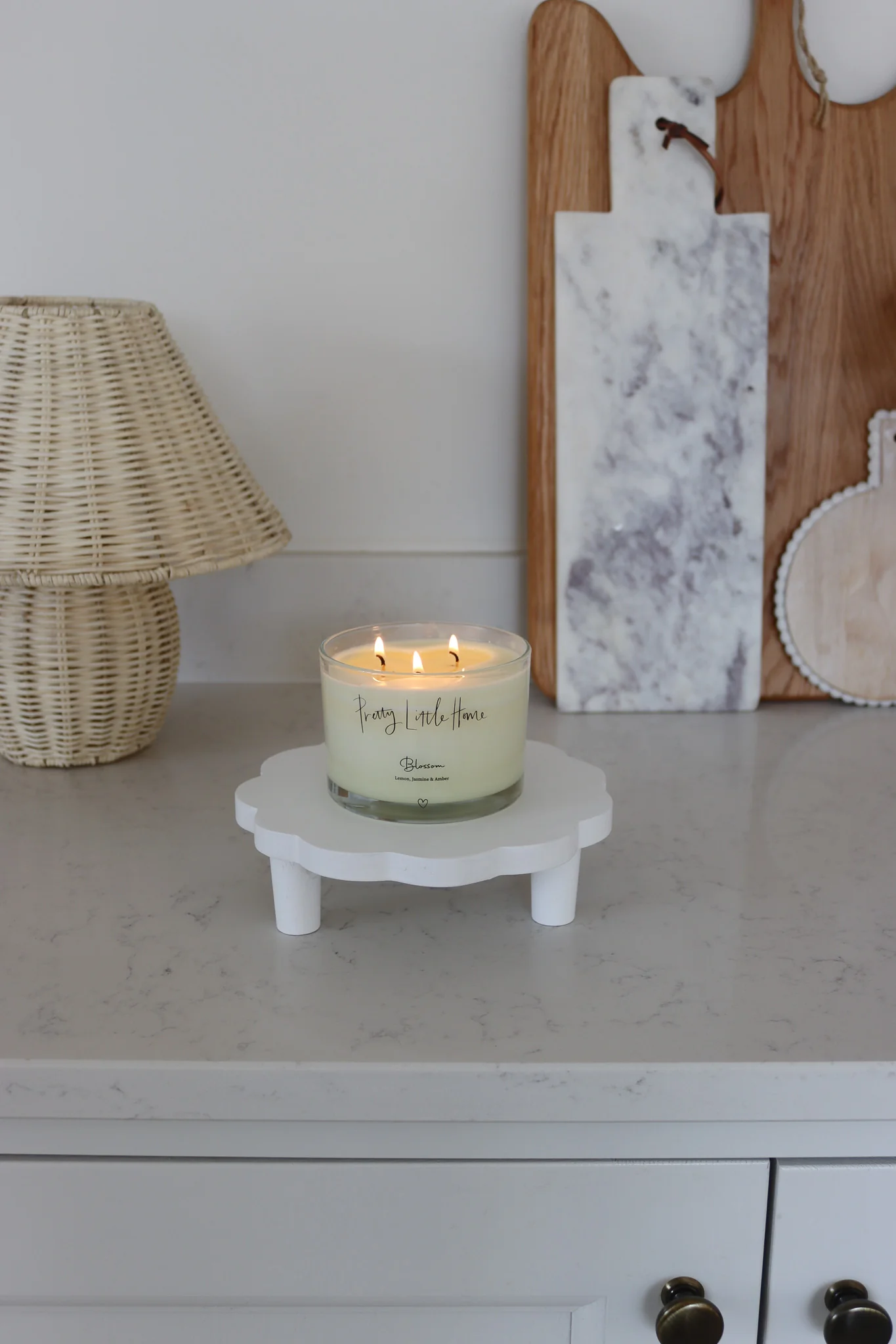 Scalloped White Riser - Image 3