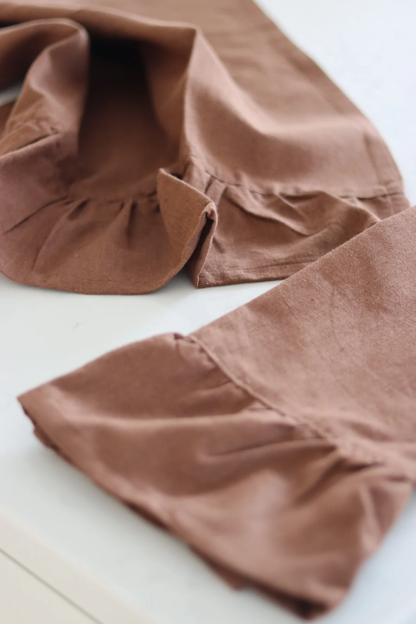 Set of 2 Ruffled Warm Brown Tea Towels