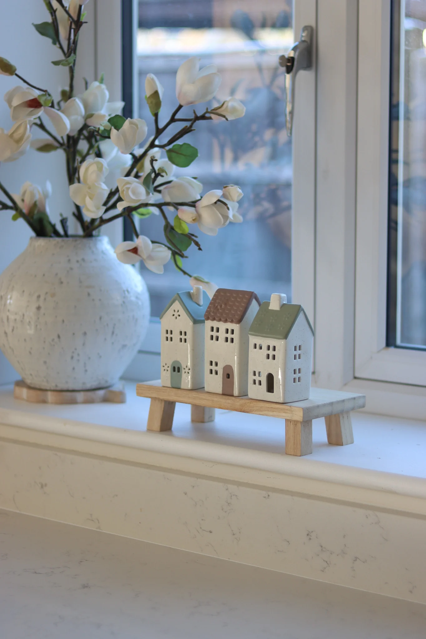 Set of 3 LED Pastel Ceramic Houses - Image 3