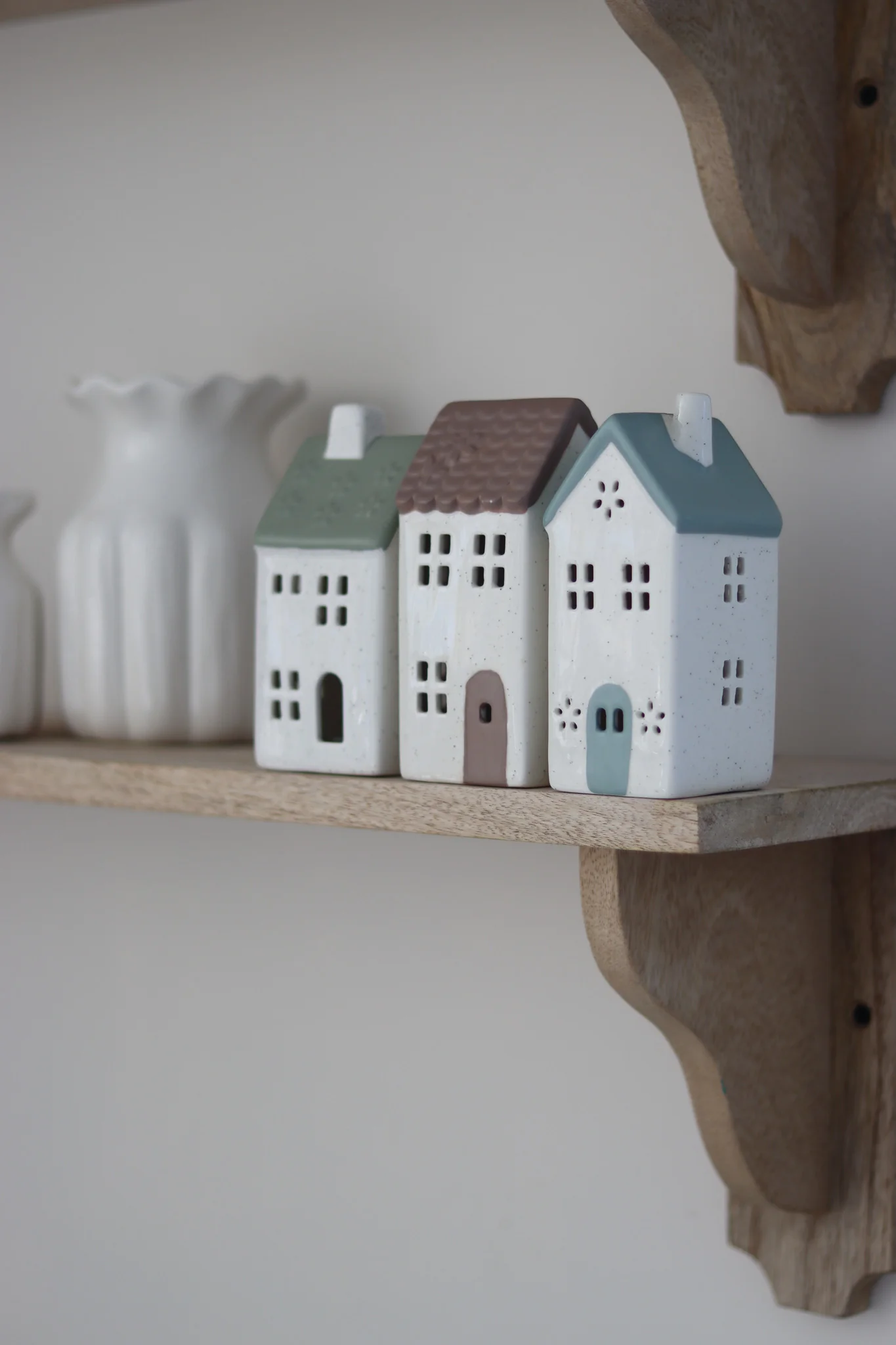 Set of 3 LED Pastel Ceramic Houses - Image 5