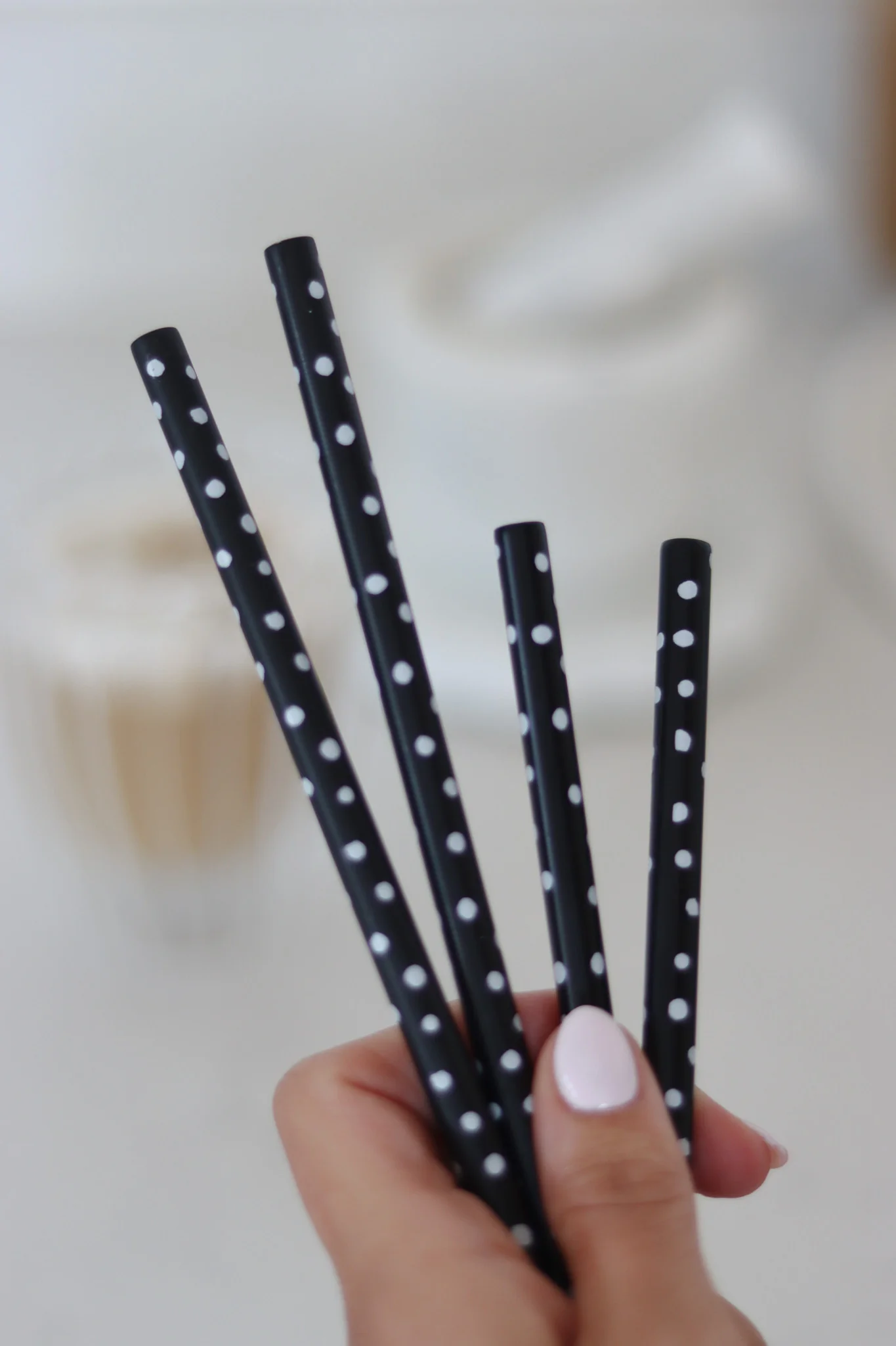 Set Of 4 Black Stainless Steel Straws - Polka Dot - Image 2