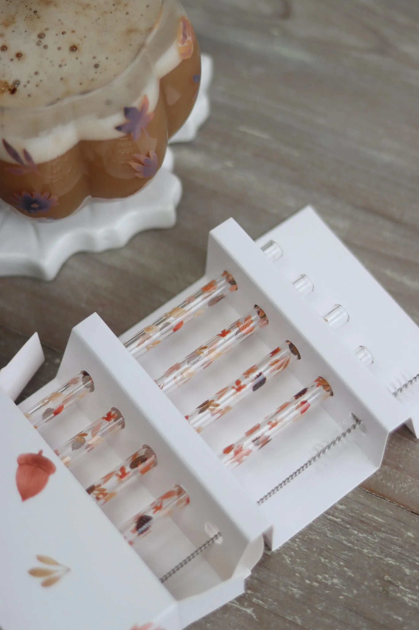 Set Of 4 Glass Straws - Autumn - Image 4