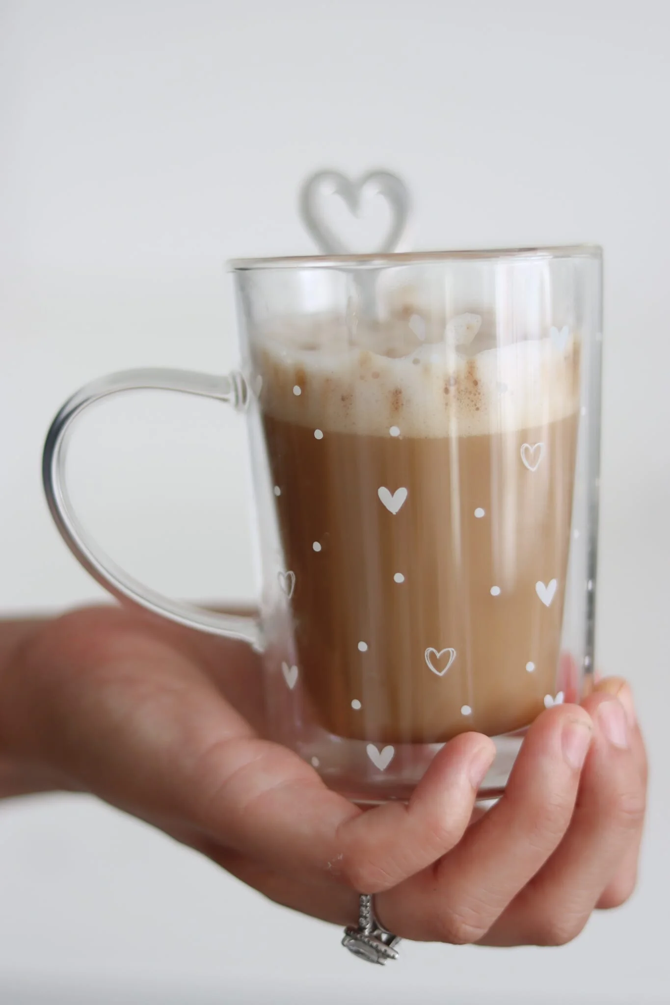 Slim Double Walled Glass Mug - Hearts and Dots/White - Image 2