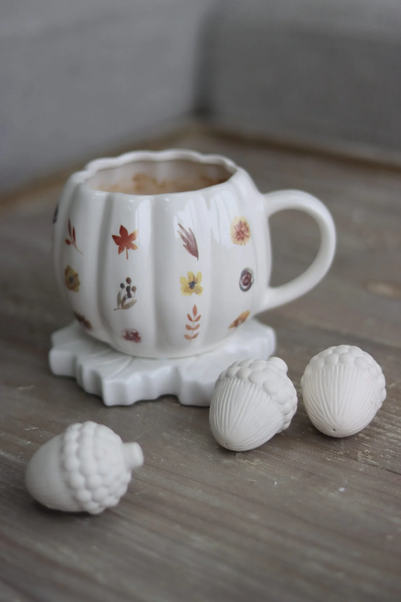 Small Ceramic Acorns - 6Pc Set - Image 2