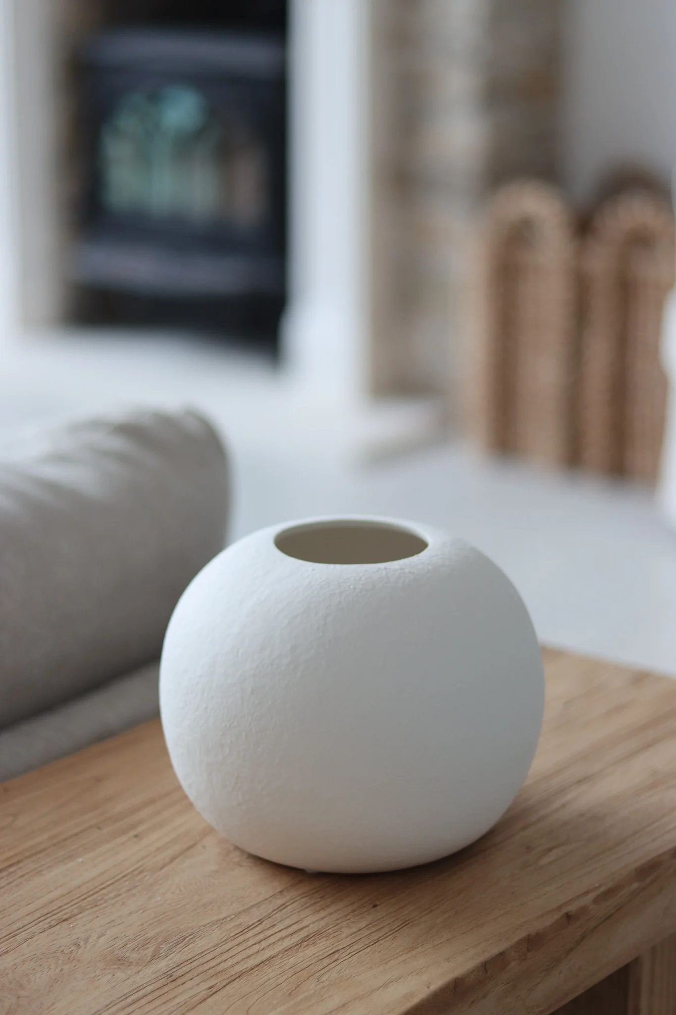 Smooth Round Ceramic Vase - Image 3